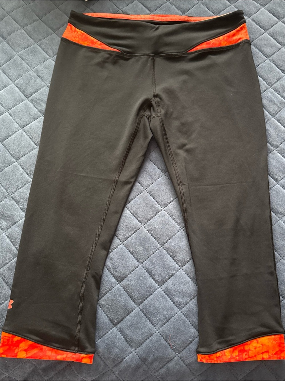 Women's Under Armour Fitted Heatgear Black Active Capri Leggings Medium
